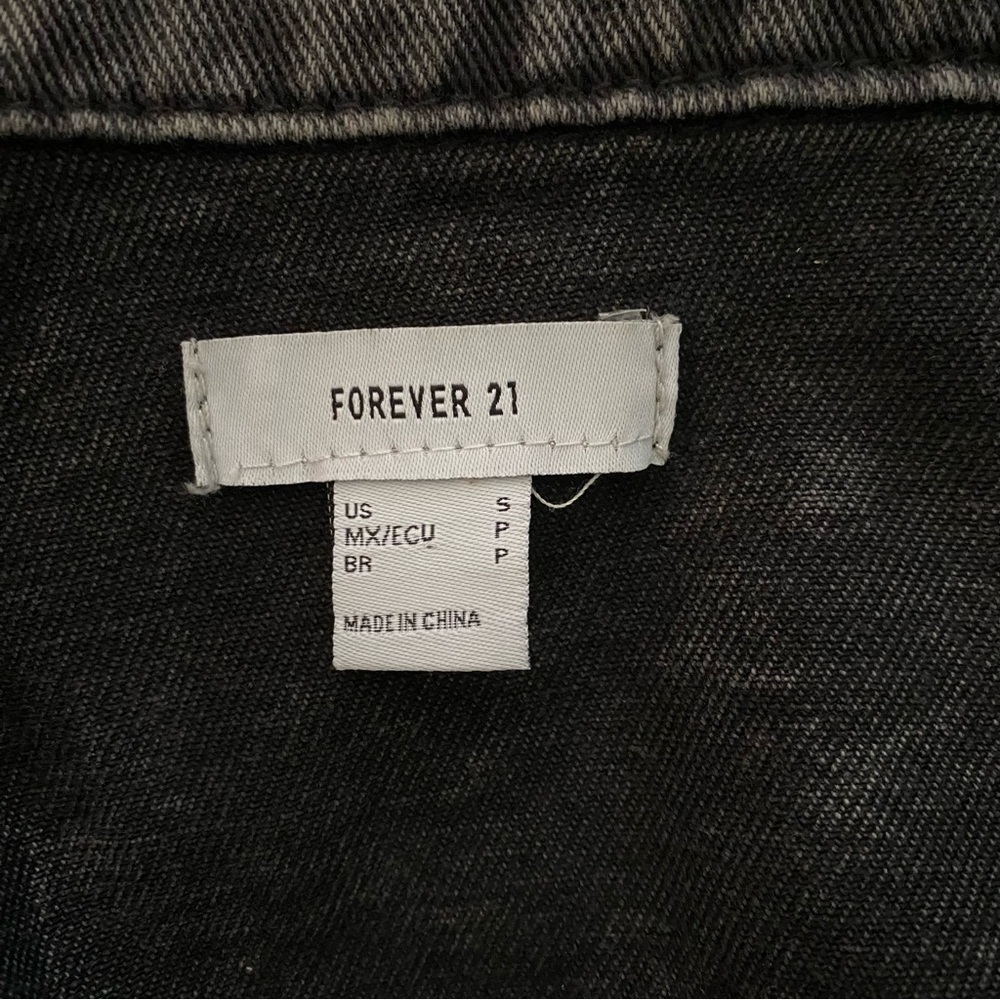 Forever 21 Premium Black Distressed Denim Studded Jacket Size S - Picture 13 of 16
